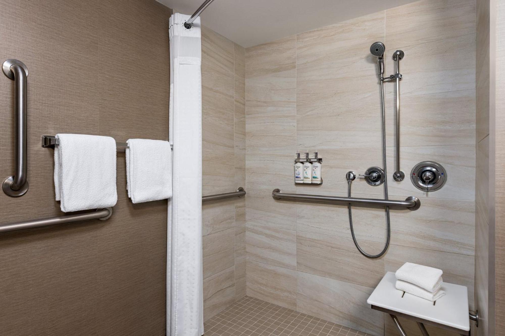 Holiday Inn Gaithersburg By Ihg Ngoại thất bức ảnh
