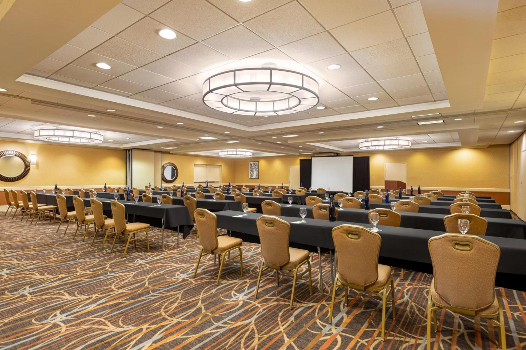 Holiday Inn Gaithersburg By Ihg Ngoại thất bức ảnh